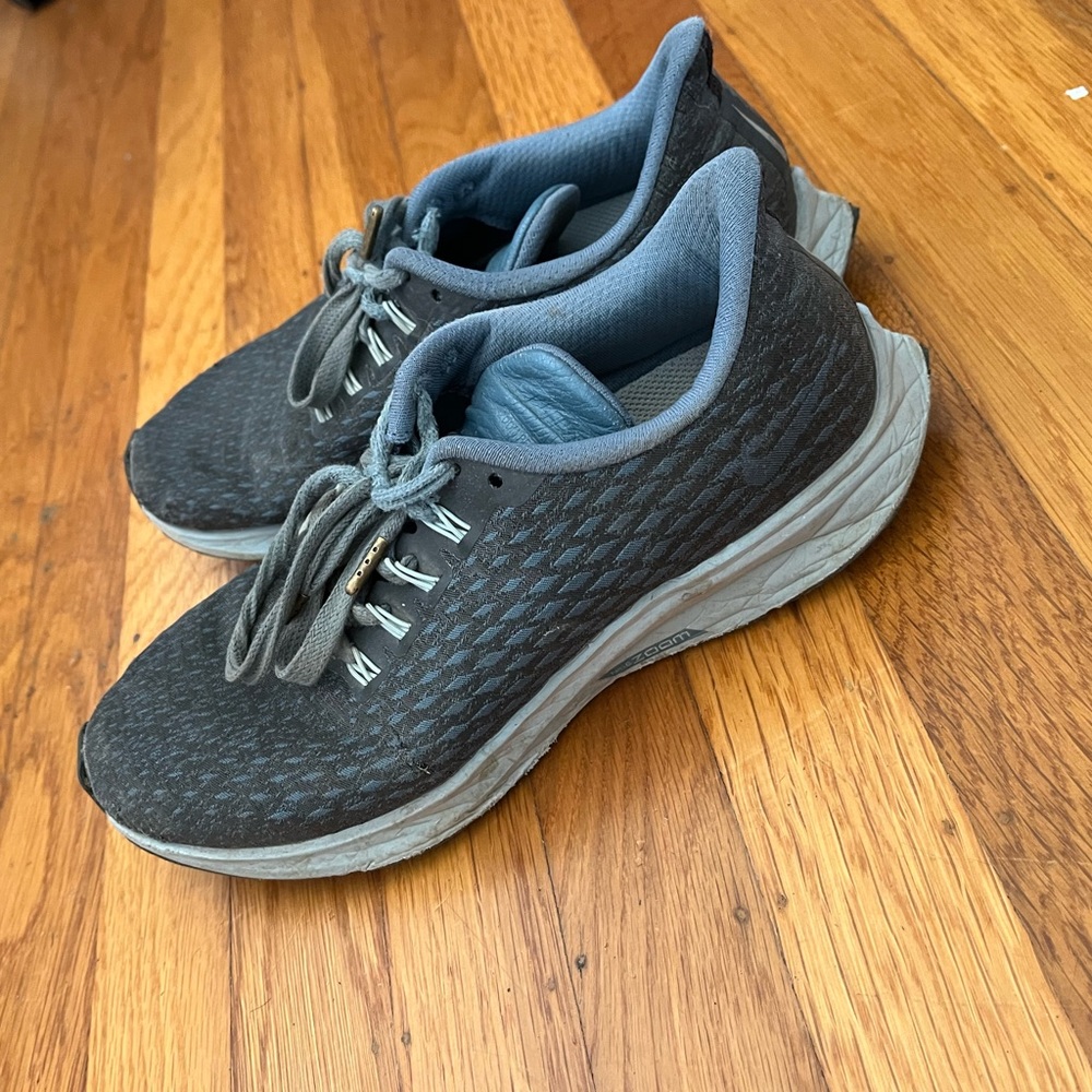 Size 7.5 nike sneakers, well worn